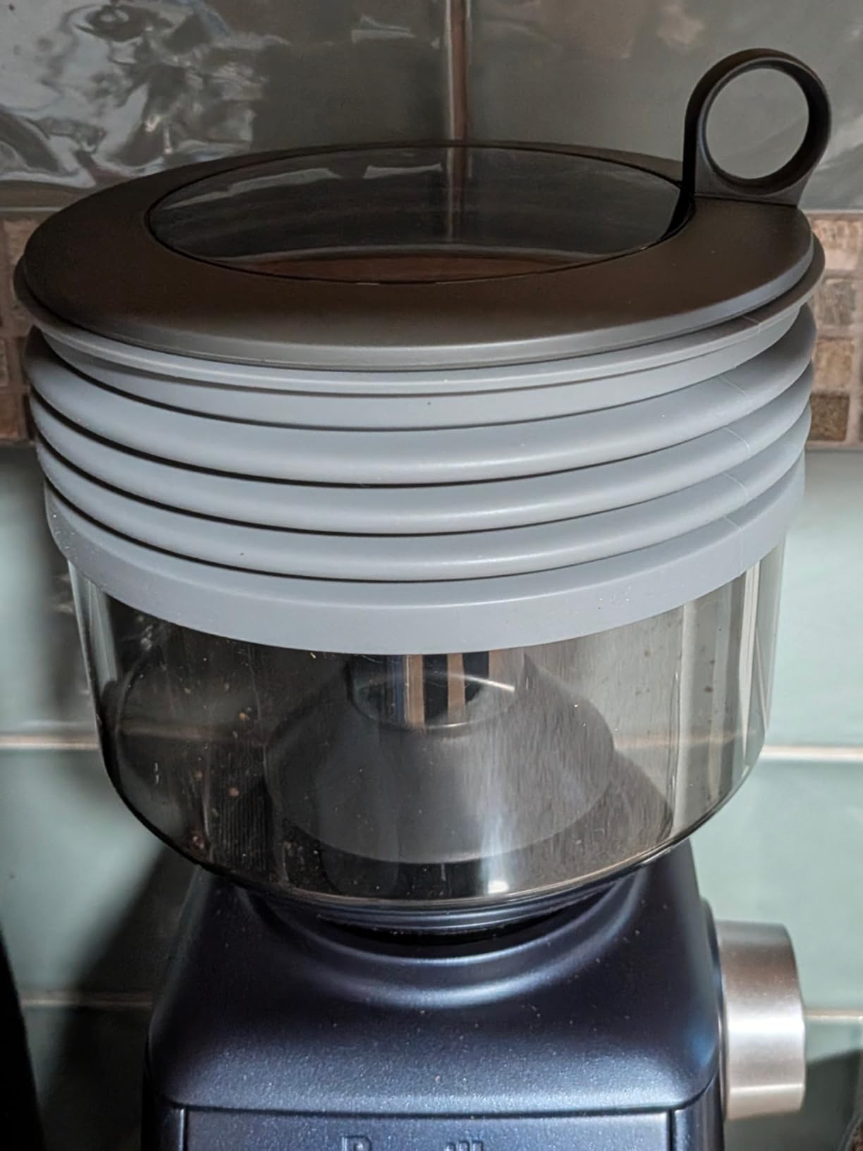 Silikonowy mieszek i zbiornik  – Breville Espresso Barista Express recenzja i cena